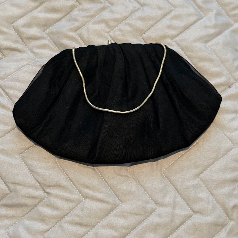 Vintage Elegant Black Women's kiss lock clutch